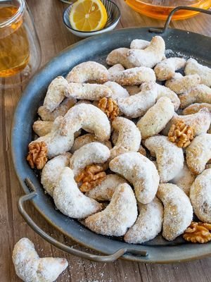 Christmas Walnut Crescent Cookies (Hókifli) 7feb0b7f92eb0b72f94ab727d8ed4138